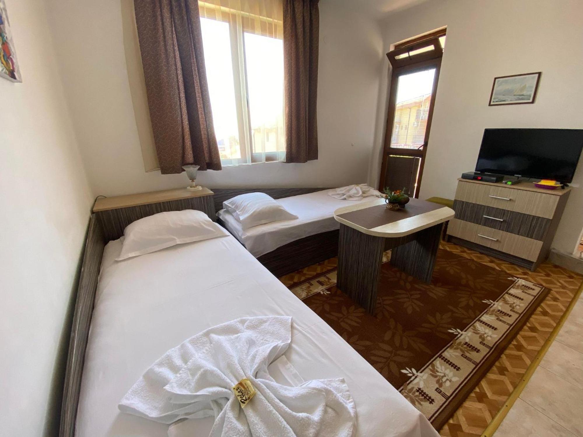 Apartments Yana Obzor Exterior photo